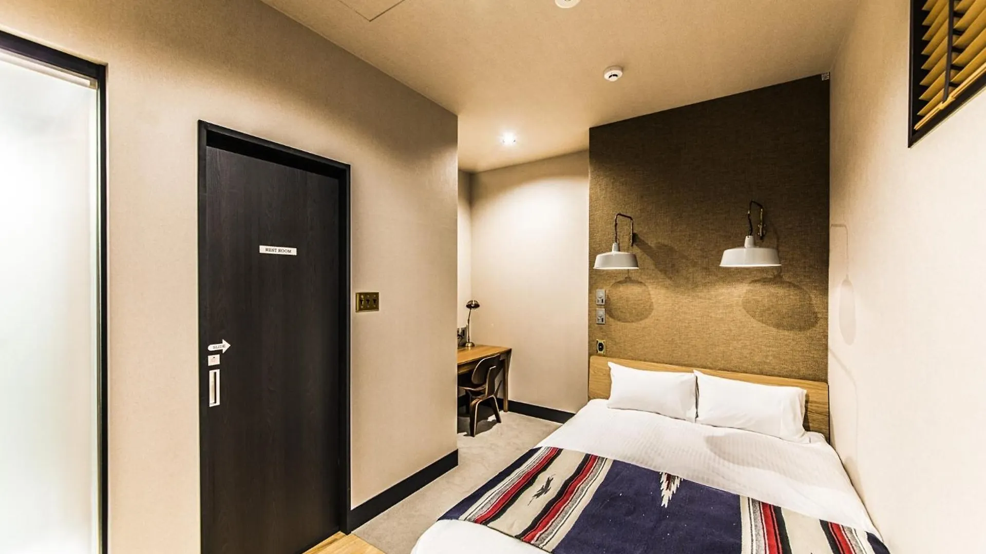 H Hotel Фукуока